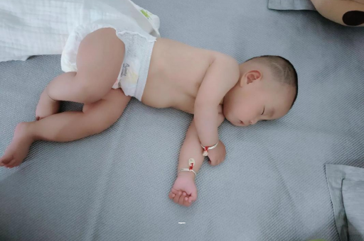 诸城宝宝夏天要穿袜子吗
